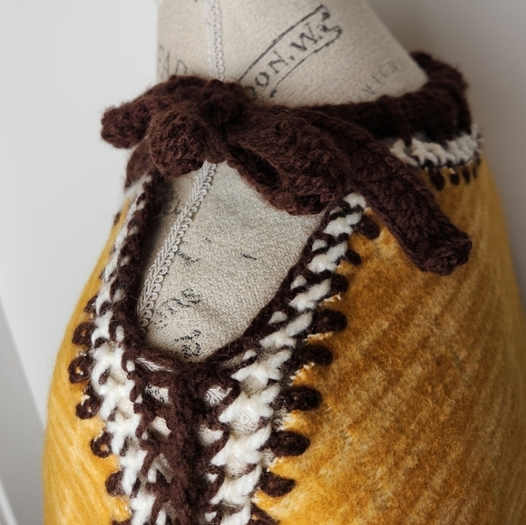 70s funky wool poncho - Picture 8 of 11